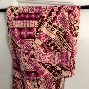 LulaRoe Pink leggings- Tall and Curvy worn twice